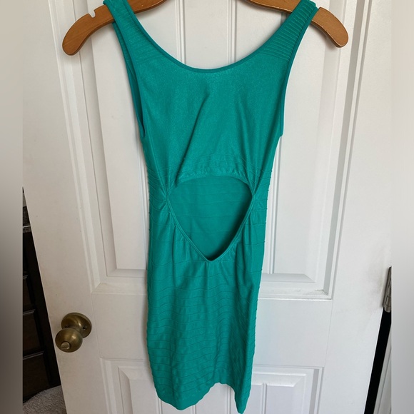 ECU BEBE BODYCON CUTOUT DRESS SMALL - Picture 5 of 6